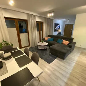 przestronny-apartament-z-duzym-tarasem-w-centrum-wroclawia.hotelswroclaw.com/